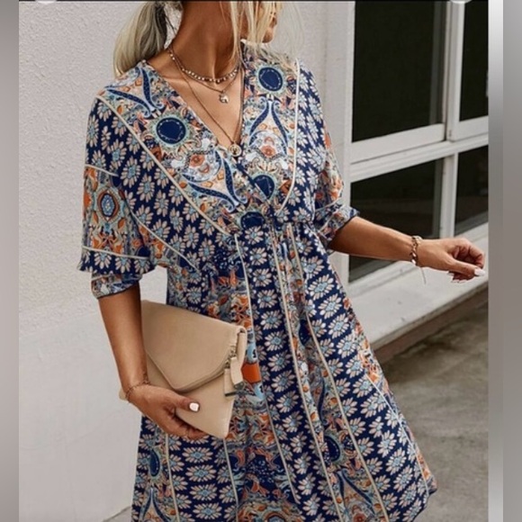 BOHO Mixed Print V Neck Dress Women’s Size Large - Picture 4 of 8